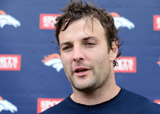 Wes Welker Gives Speech to University of Denver Men's Lacrosse Team (Video)